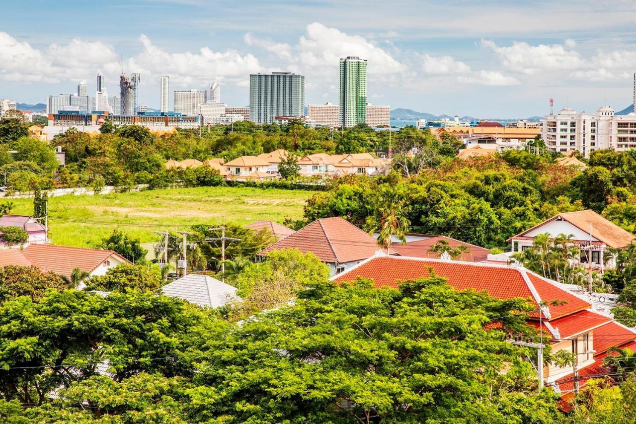 The Rizin Hotel Pattaya Exterior photo