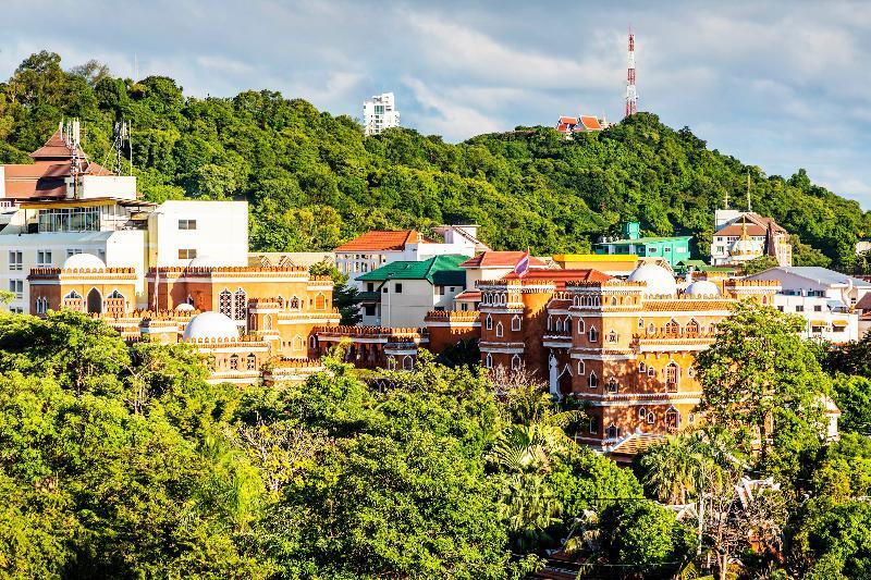 The Rizin Hotel Pattaya Exterior photo